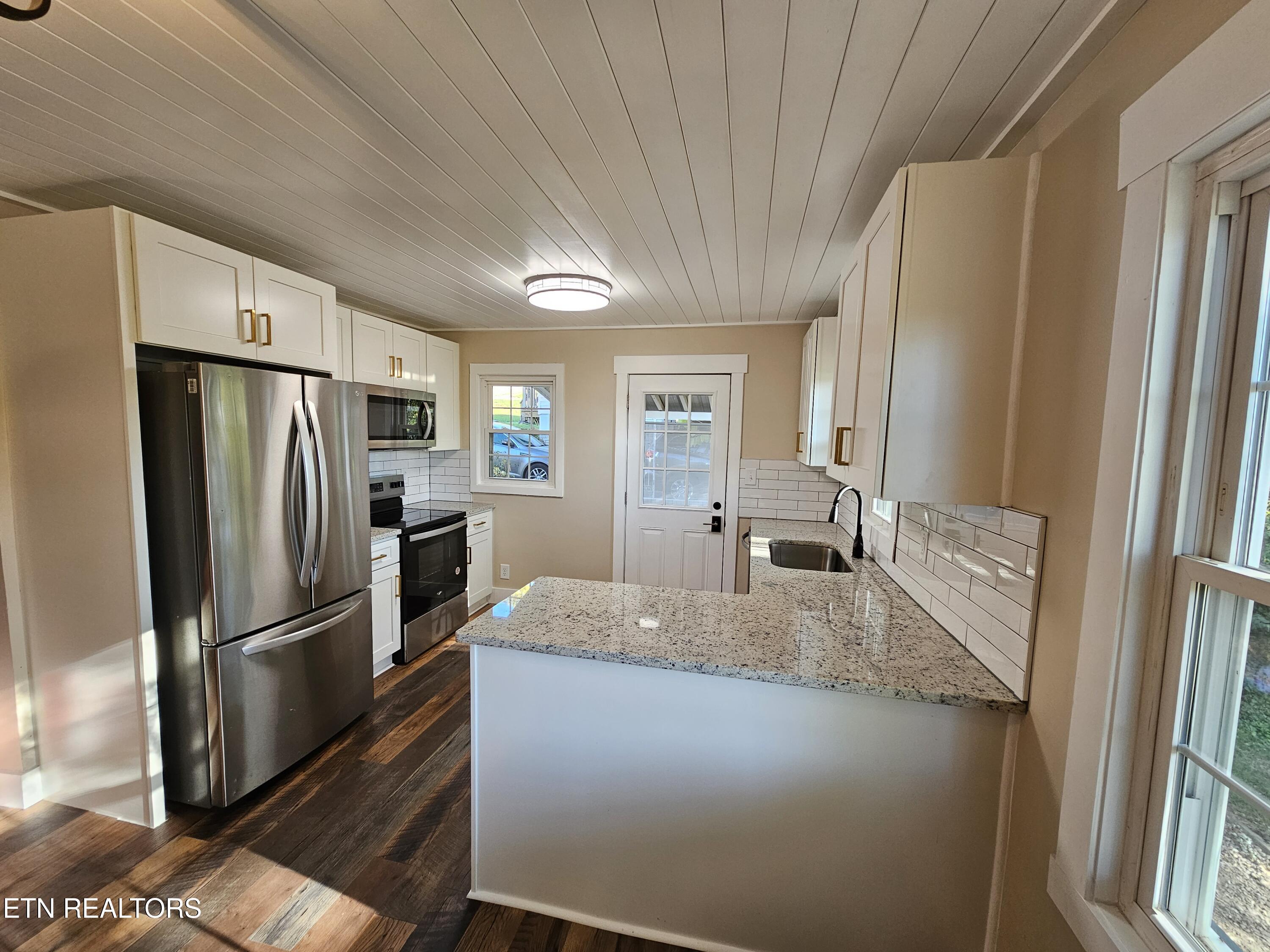 111 South Everett High Road Maryville, TN 37804 - Photo 4 of 12 20241018_165722