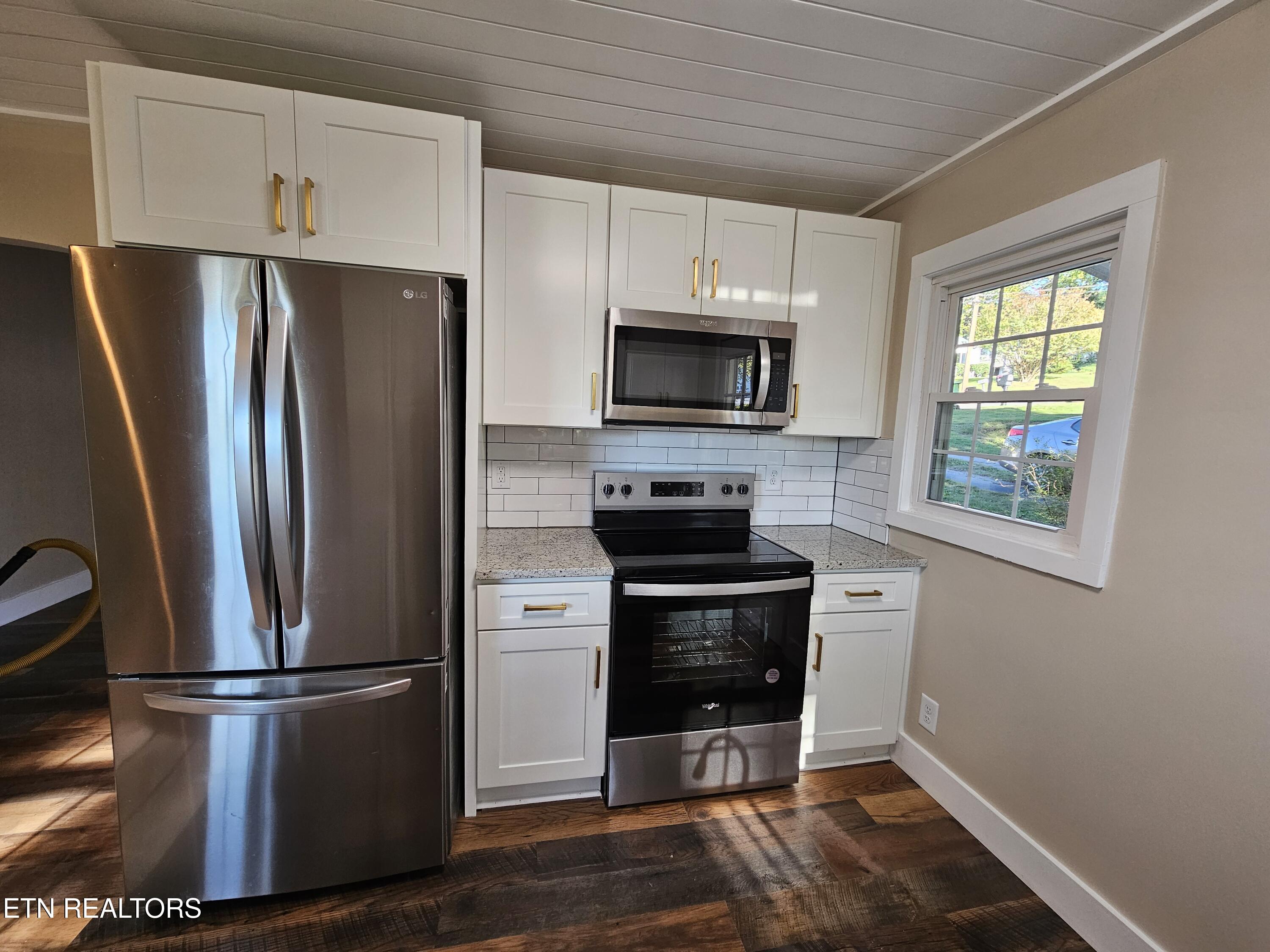 111 South Everett High Road Maryville, TN 37804 - Photo 5 of 12 20241018_165754