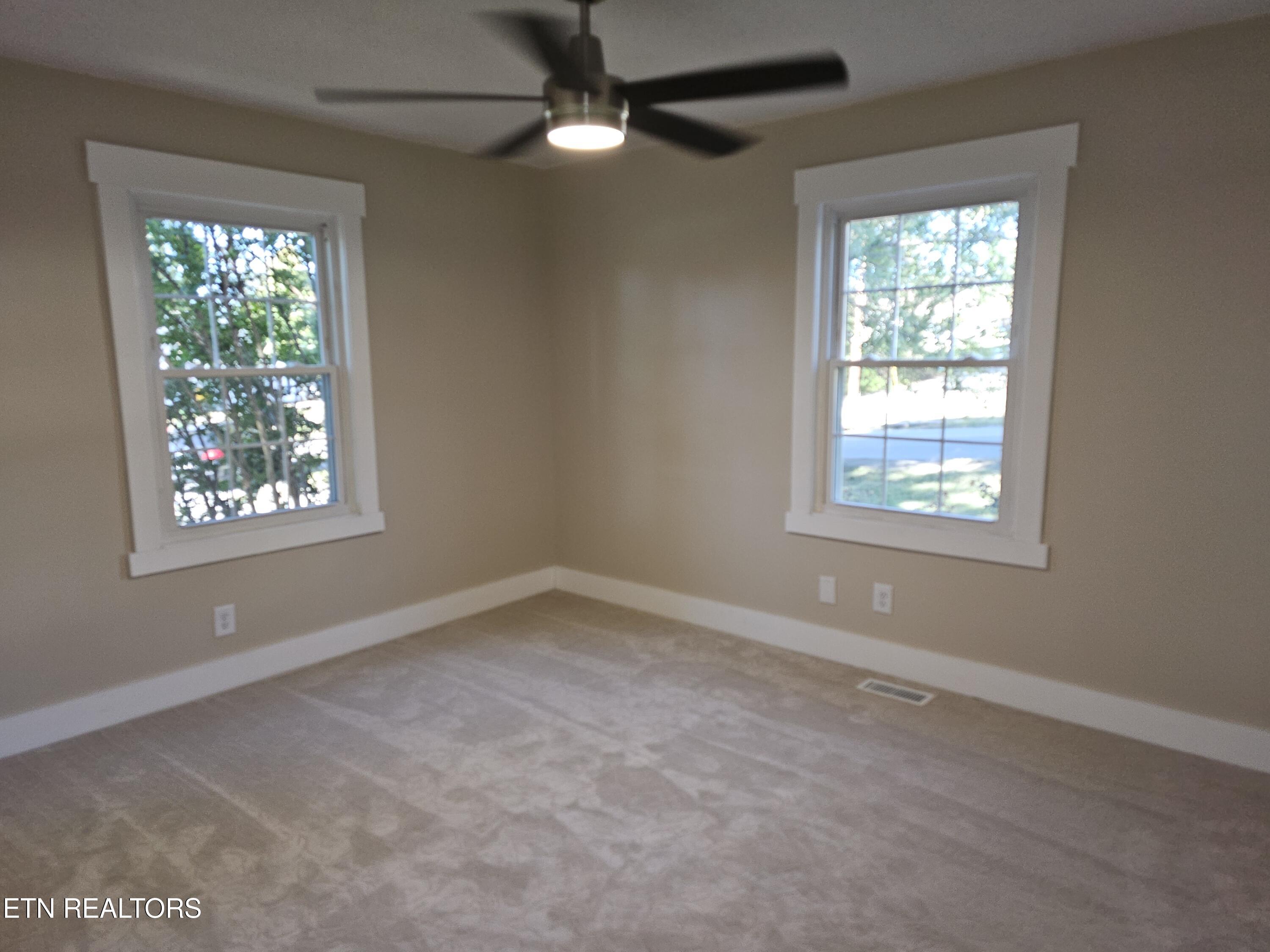 111 South Everett High Road Maryville, TN 37804 - Photo 8 of 12 20241018_162803