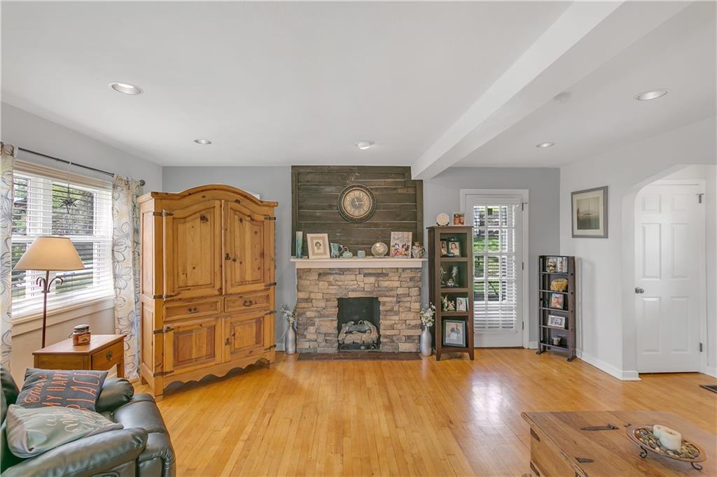 10531 Old Trail Road Irwin, PA 15642 - Photo 4 of 25 Gallery Image 4