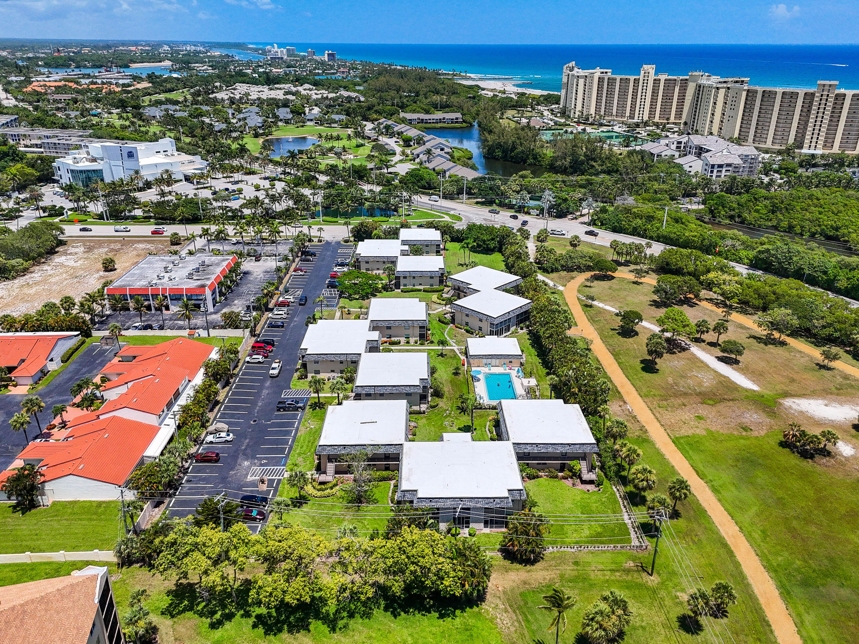 1100 East Indiantown Road, Unit 101 Jupiter, FL 33477 - Photo 36 of 50 1100EIndiantownRd#101Aerials(10)