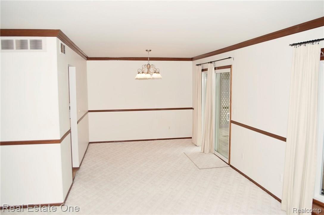 6698 Edgewood Road Canton, MI 48187 - Photo 12 of 41 HKP_2549.jpg