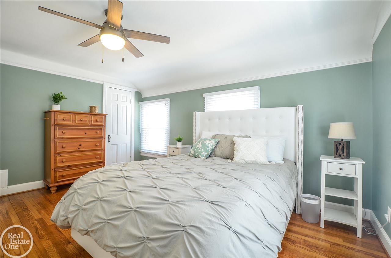 1753 Hampton Road Grosse Pointe, MI 48236 - Photo 17 of 29 50068808-16.JPG