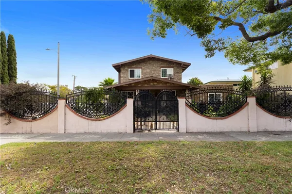 $1,699,000 | 603 South Orange Avenue, Santa Ana, CA 92701