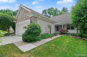 6573 Summit Ridge Clarkston, MI 48346 - Photo 1 of 24
