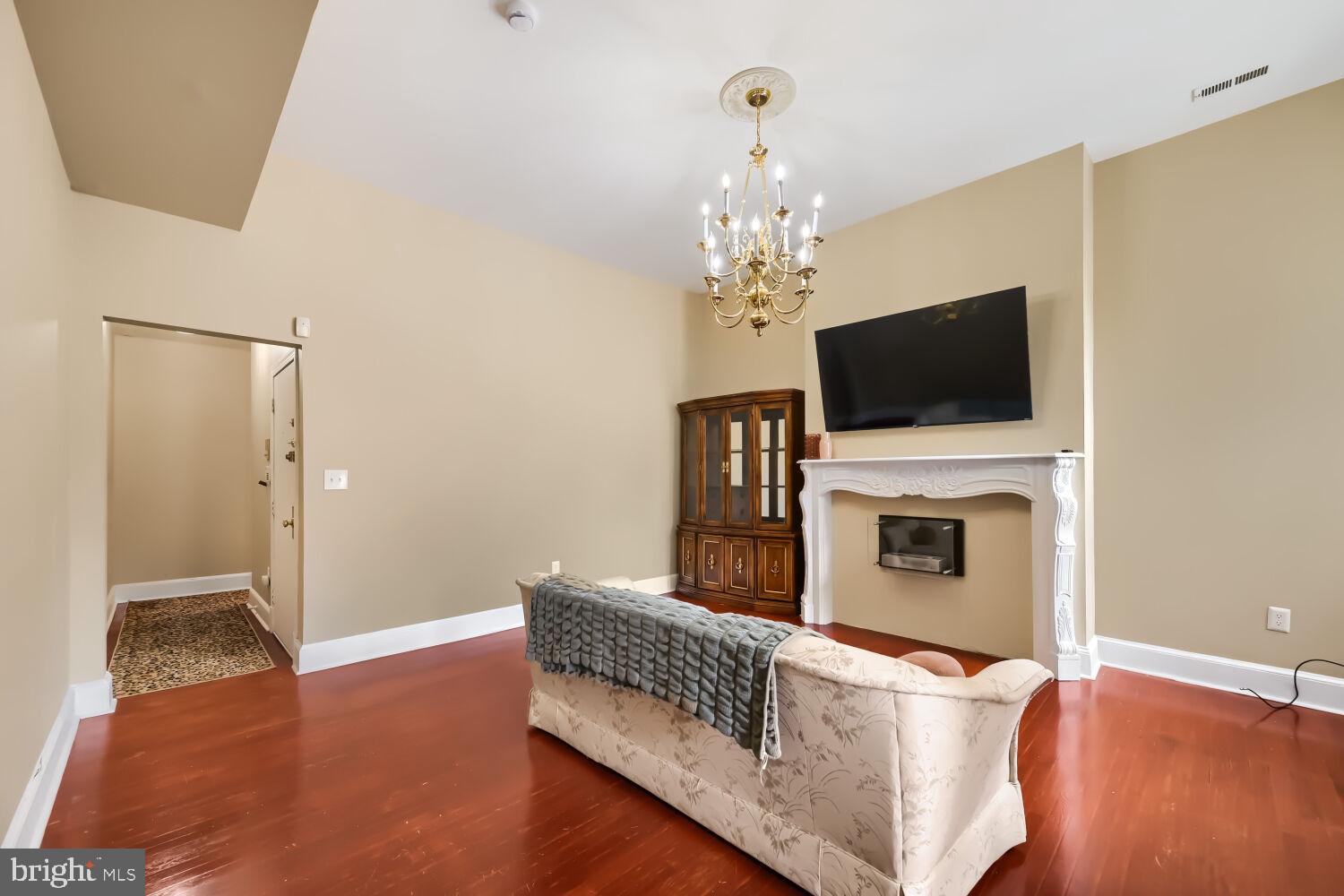 11 West Biddle Street, Unit 11B Baltimore, MD 21201 - Photo 8 of 17