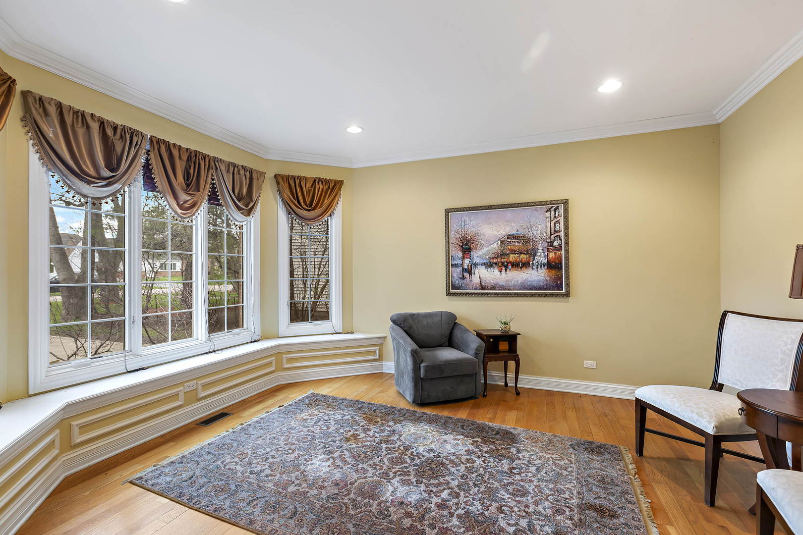 3206 Springdale Avenue Glenview, IL 60025 - Photo 8 of 20 a living room with furniture and a rug