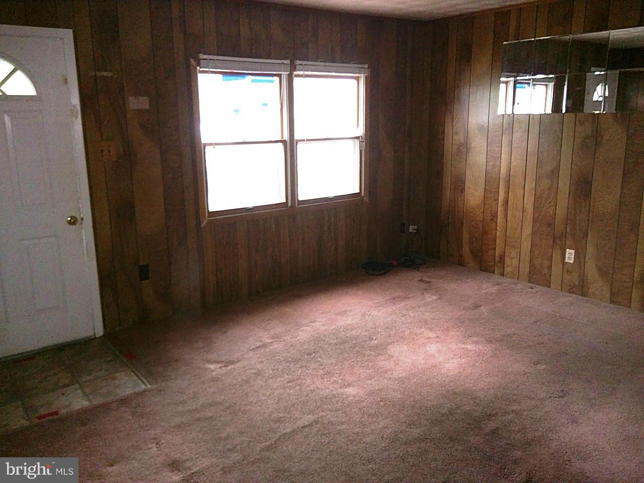 1814 Colmar Road Gwynn Oak, MD 21207 - Photo 7 of 23 Living Room