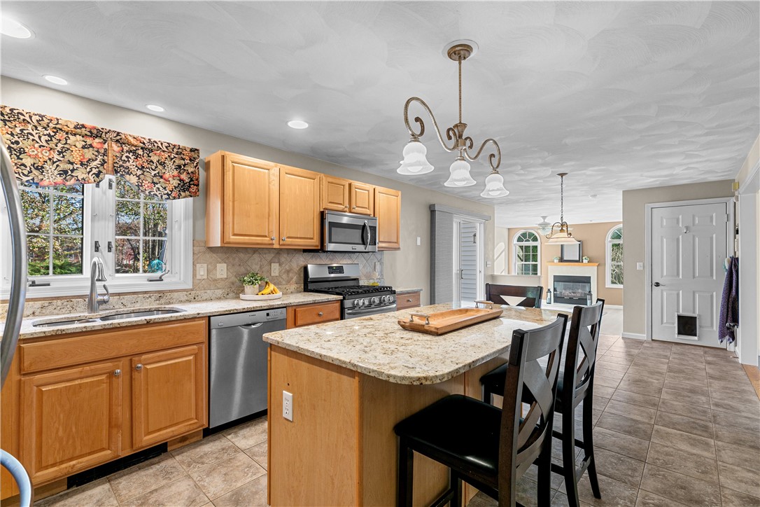 43 Ginger Trail Coventry, RI 02816 - Photo 11 of 44