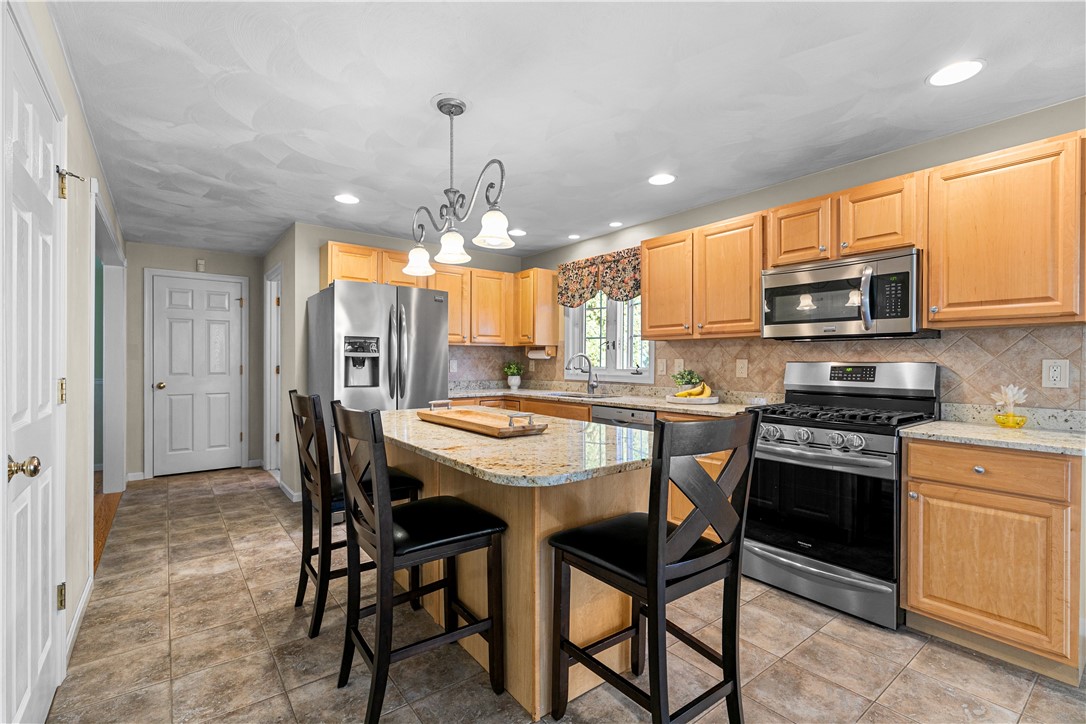 43 Ginger Trail Coventry, RI 02816 - Photo 13 of 44