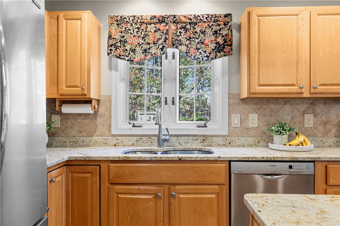 43 Ginger Trail Coventry, RI 02816 - Photo 14 of 44