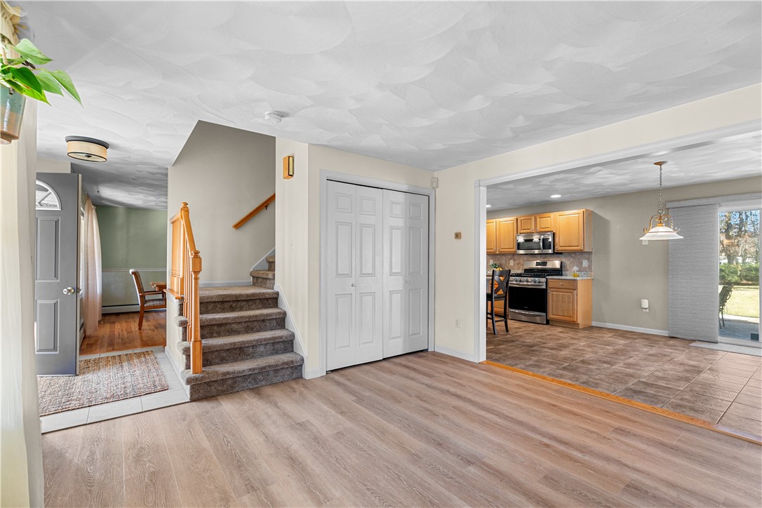 43 Ginger Trail Coventry, RI 02816 - Photo 4 of 44