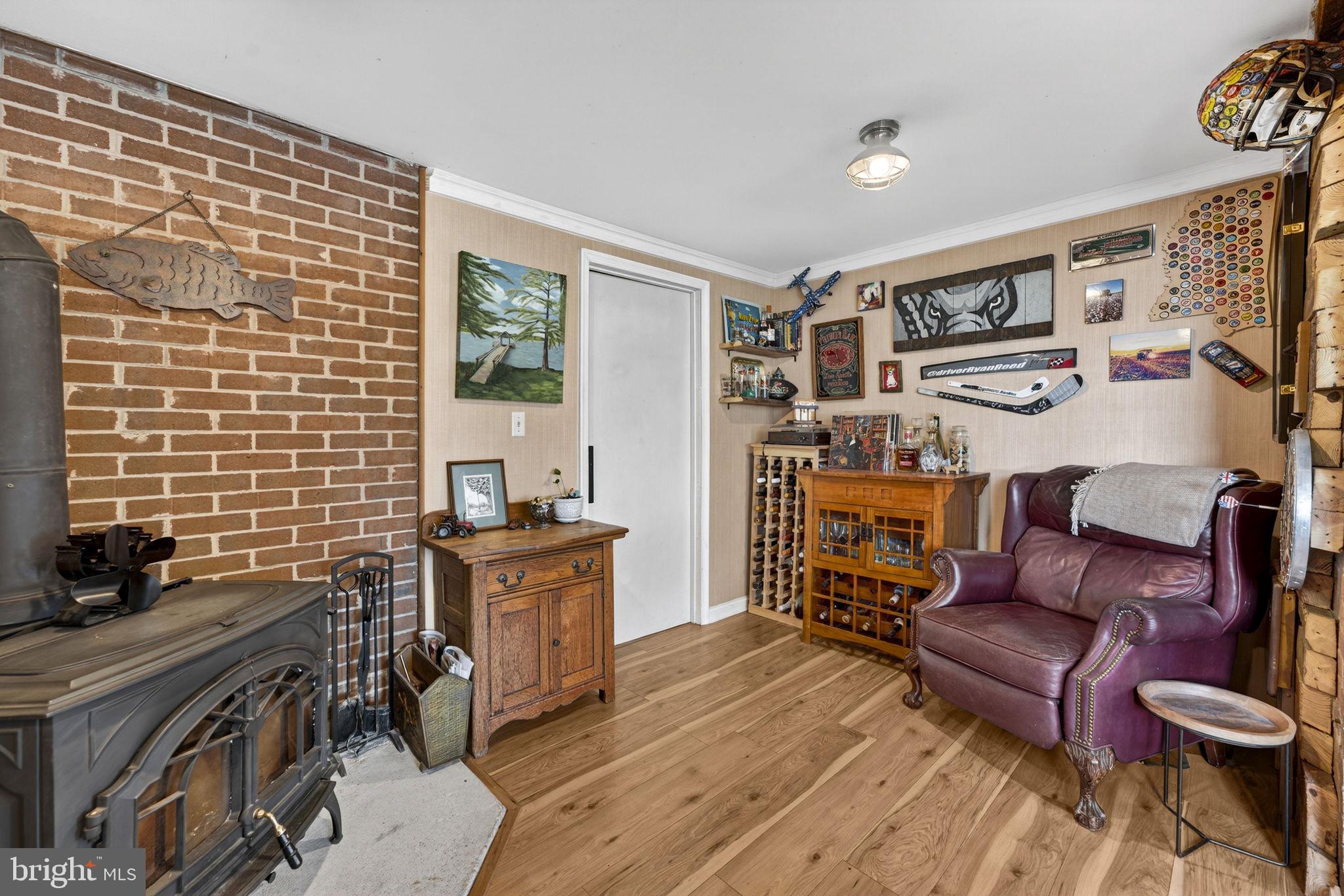 134 Garr Avenue Culpeper, VA 22701 - Photo 19 of 43 a livingroom with workspace and a couch