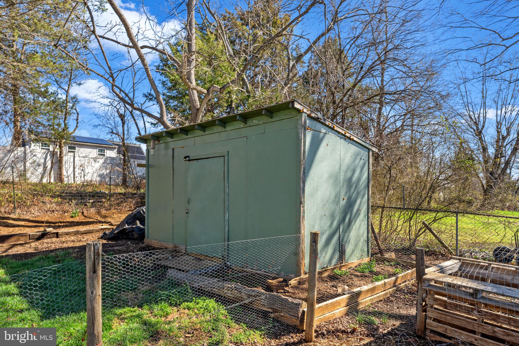 134 Garr Avenue Culpeper, VA 22701 - Photo 42 of 43 a backyard of a house