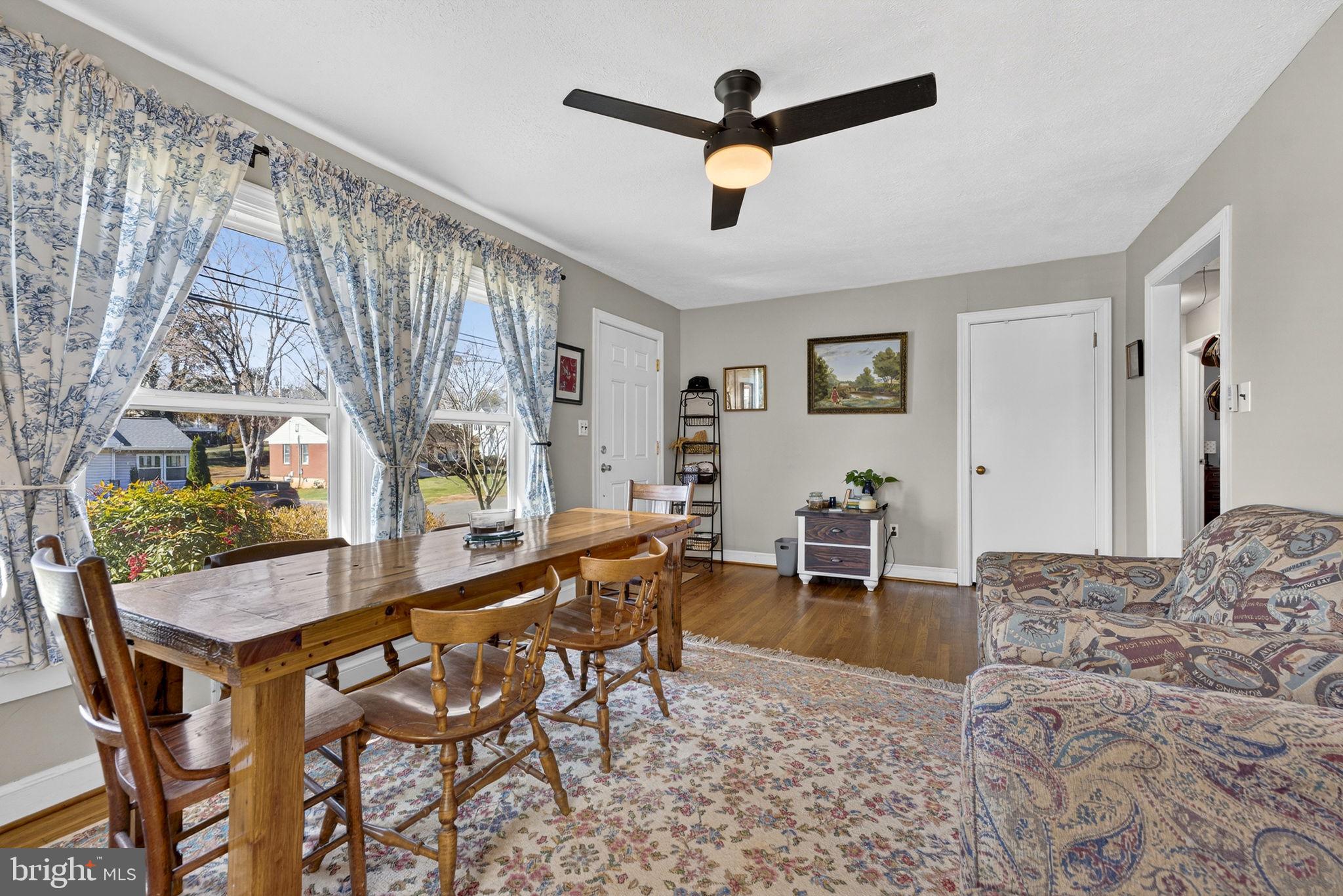 134 Garr Avenue Culpeper, VA 22701 - Photo 7 of 43 a living room with furniture and a large window