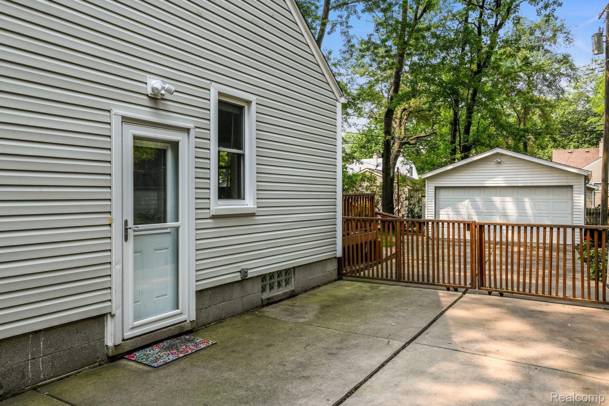 3411 Durham Road Royal Oak, MI 48073 - Photo 26 of 31 26-web-or-mls-3411 Durham Road - Royal Oak0026.jpg