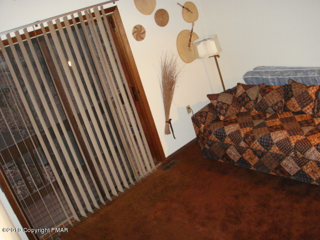 10 Cherry Ridge Road Bushkill, PA 18324 - Photo 8 of 13 Guest Room