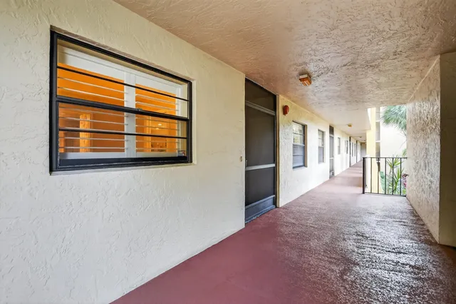 $2,400 | 23345 Carolwood Lane, Unit 205, Boca Raton, FL 33428