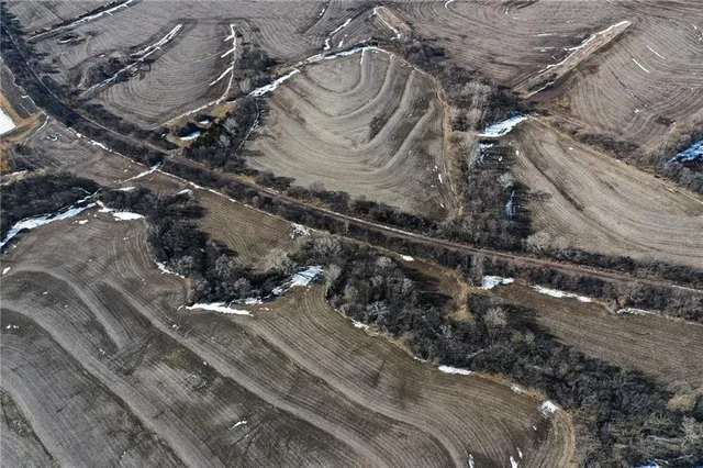 $1,250,000 | 0 Kingfisher Road, Hiawatha, KS 66434