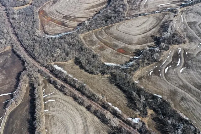 $1,250,000 | 0 Kingfisher Road, Hiawatha, KS 66434