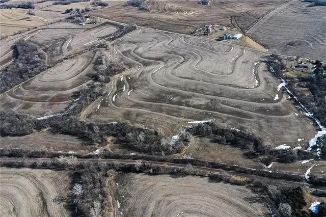 $1,250,000 | 0 Kingfisher Road, Hiawatha, KS 66434