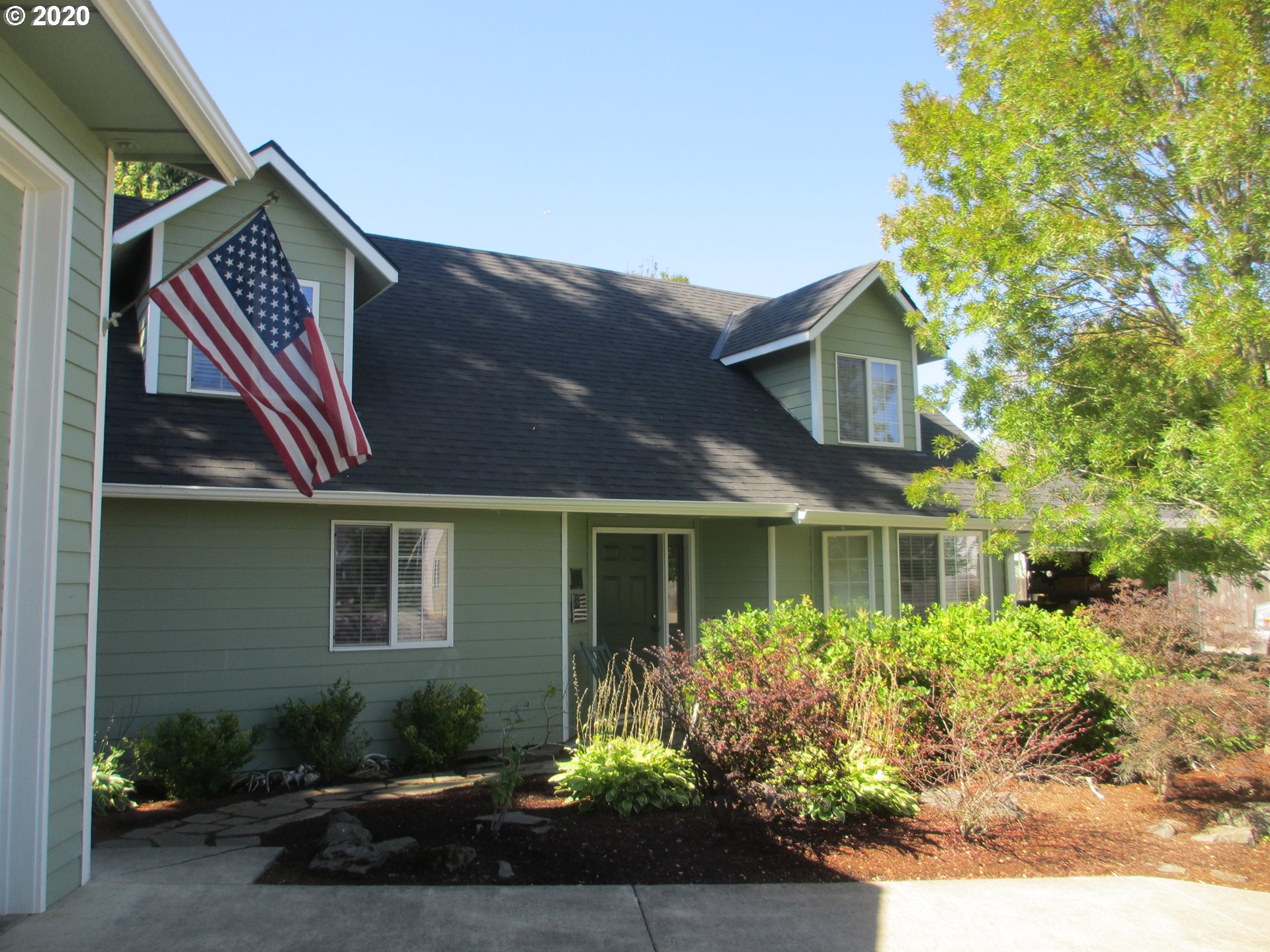 2152 Riviera Court Hubbard, OR 97032 - Photo 5 of 32 Gallery Image 5