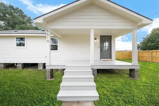 $1,975 | 5610 Chapman Street, Houston, TX 77009