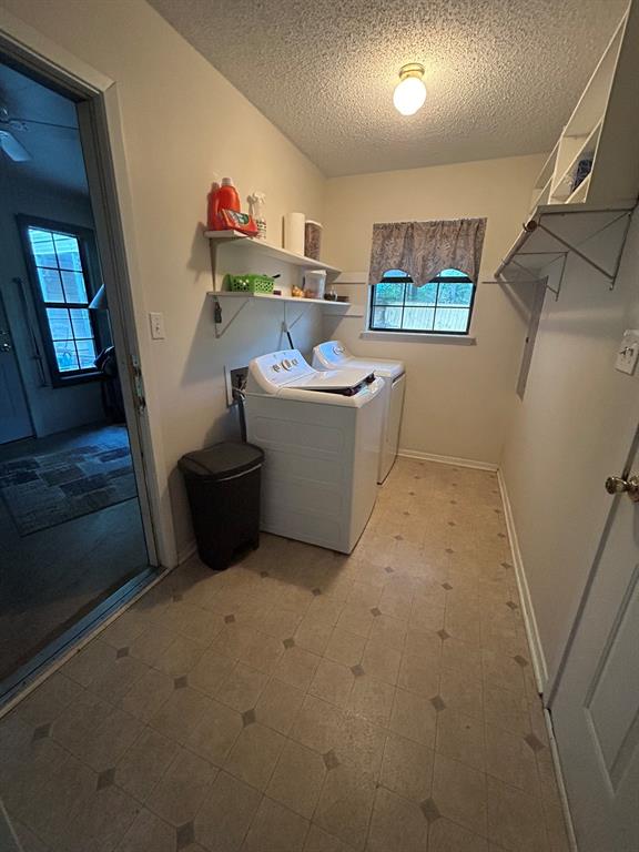 2275 Graham Street Paris, TX 75460 - Photo 14 of 21 Washroom after declutter