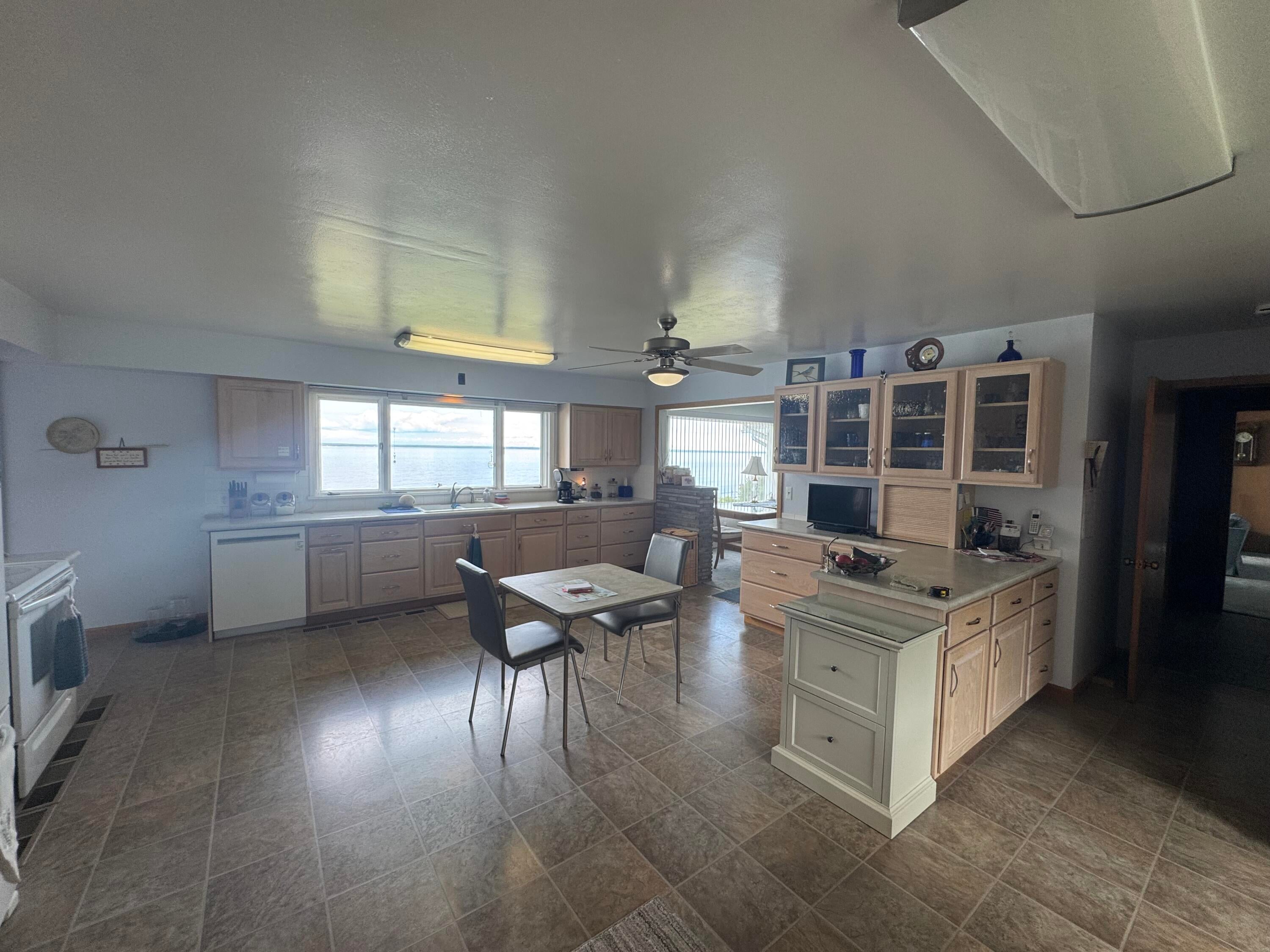 7096 Highway 23 Cheboygan, MI 49721 - Photo 10 of 35 Gallery Image 10