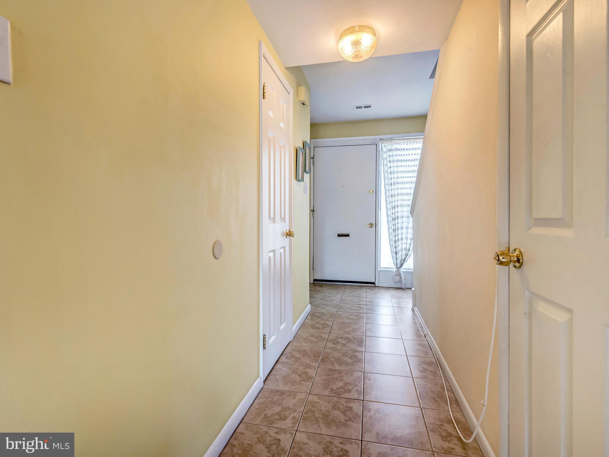 505 Summit Hall Road Gaithersburg, MD 20877 - Photo 11 of 30 Interior Foyer