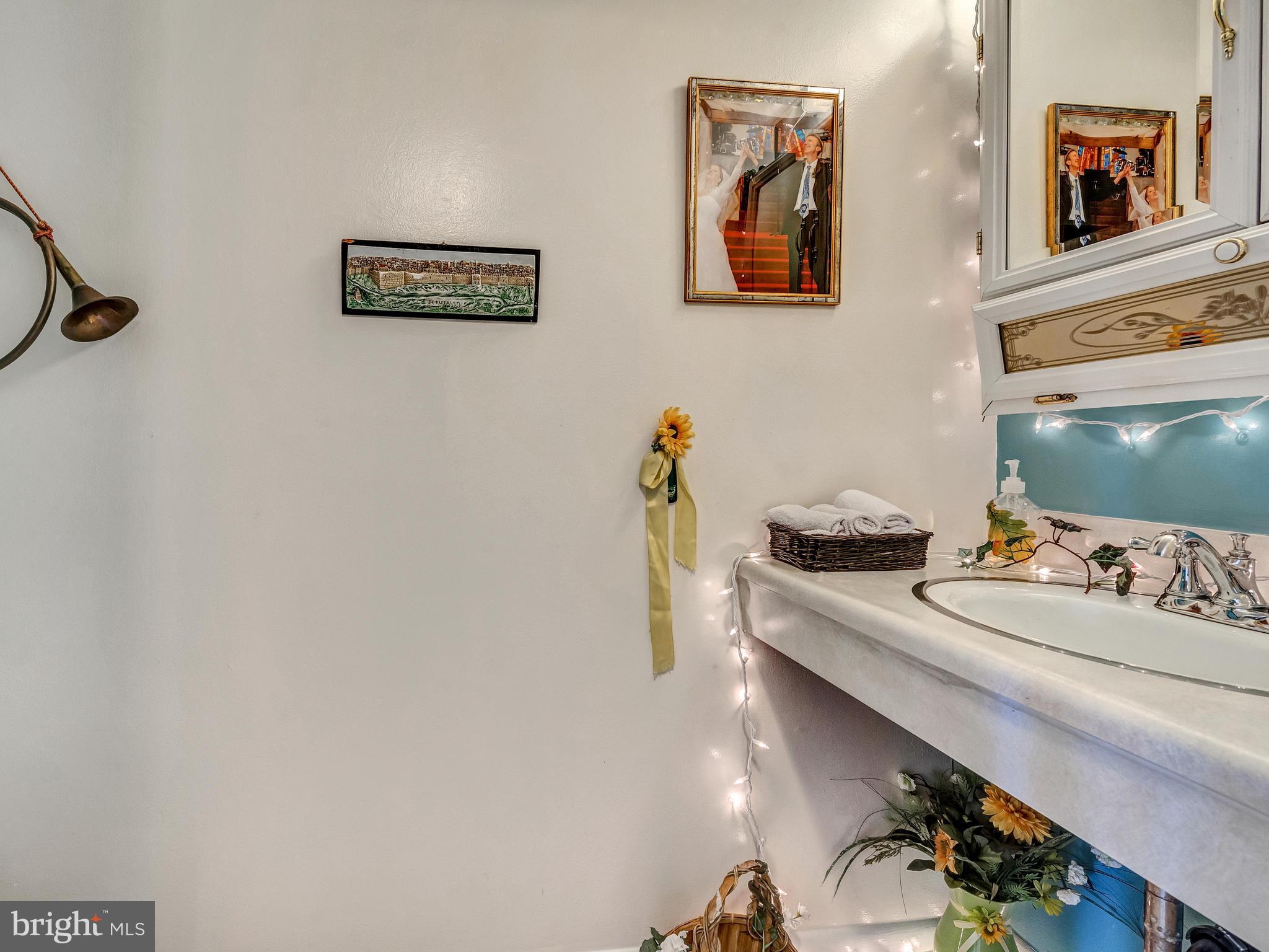 505 Summit Hall Road Gaithersburg, MD 20877 - Photo 12 of 30 Main Level 1/2 Bath