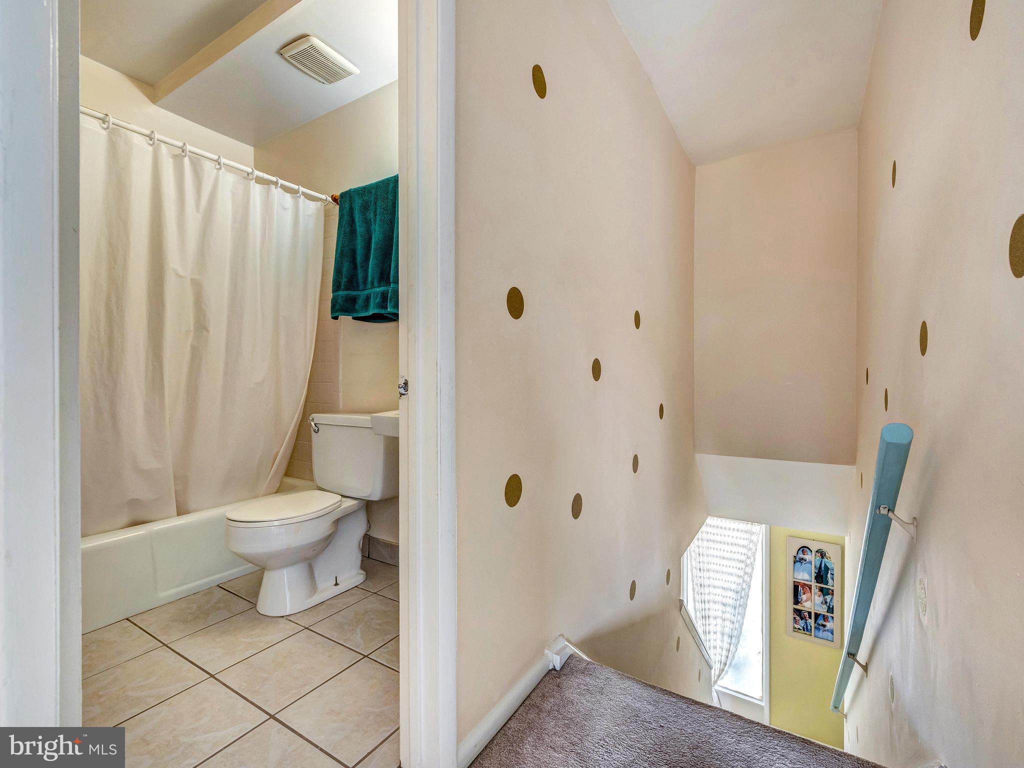 505 Summit Hall Road Gaithersburg, MD 20877 - Photo 14 of 30 Upper Level Full Bath
