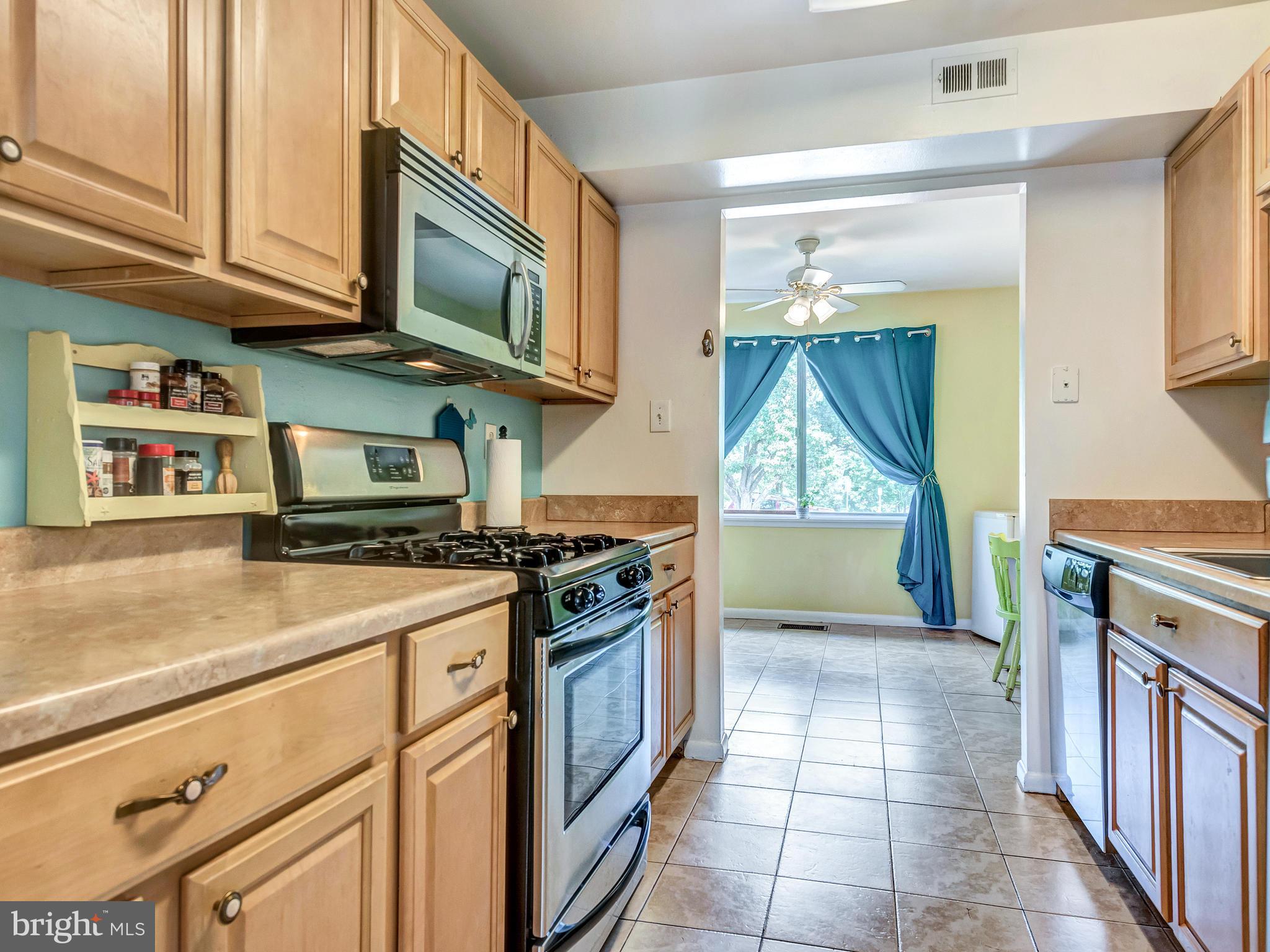 505 Summit Hall Road Gaithersburg, MD 20877 - Photo 4 of 30 Kitchen