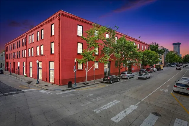 $329,000 | 330 Julia Street, Unit 208, New Orleans, LA 70130