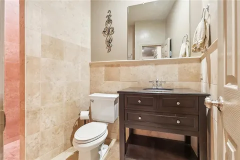 $329,000 | 330 Julia Street, Unit 208, New Orleans, LA 70130