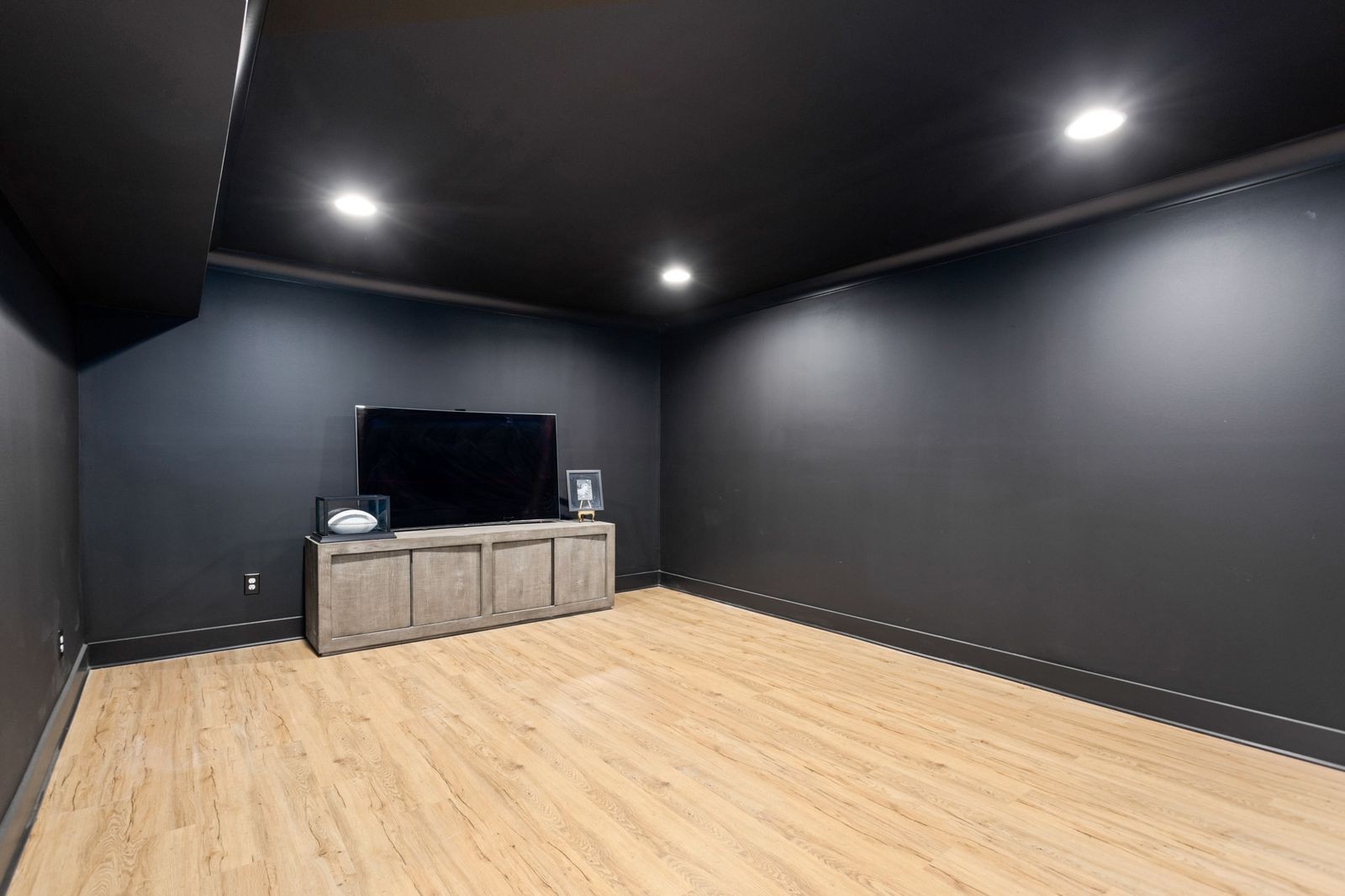 6437 Bresslyn Road Nashville, TN 37205 - Photo 37 of 47 a bedroom with a bed and a television