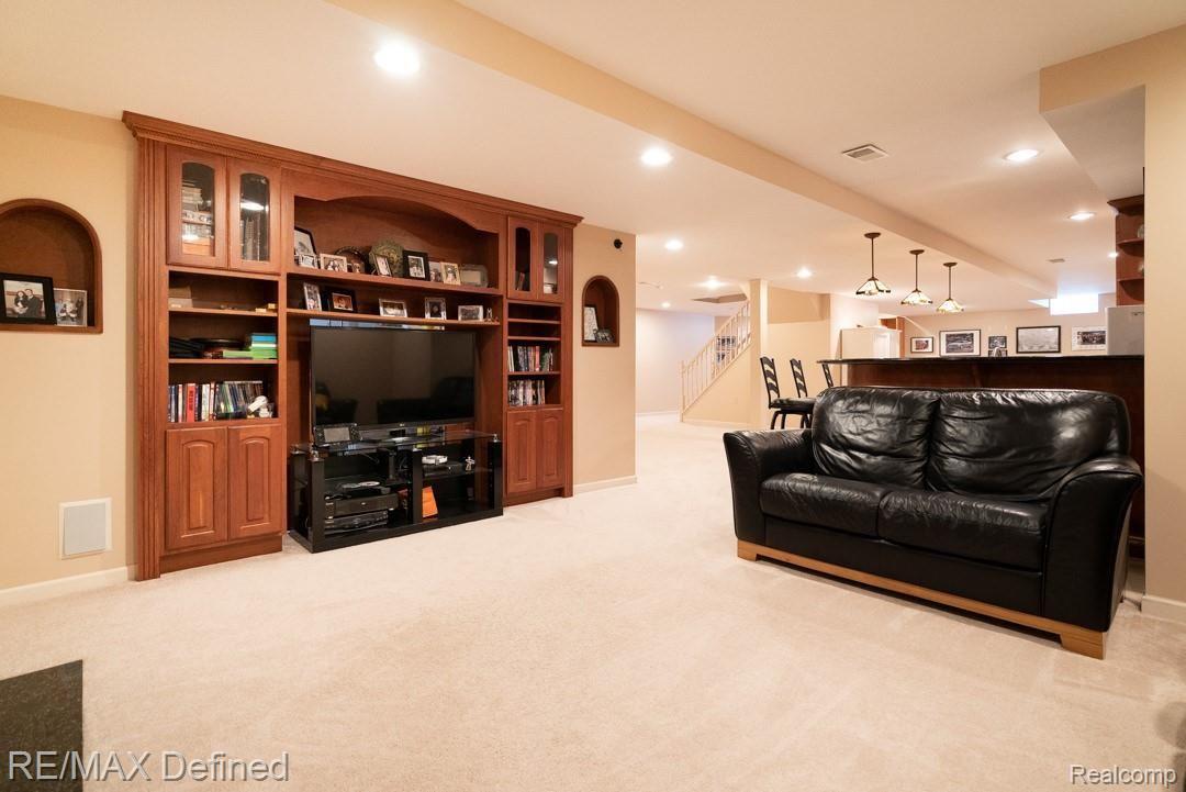 1158 Brunswick Rochester, MI 48309 - Photo 34 of 47 1158-Brunswick-34.jpg