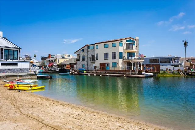 $11,500 | 16857 Bayview Drive, Unit A, Sunset Beach, CA 90742