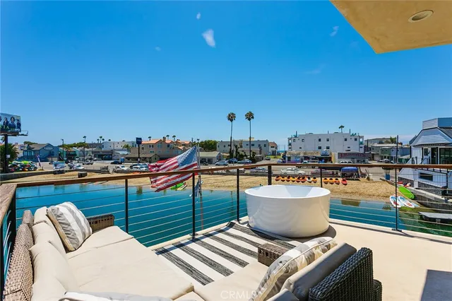 $11,500 | 16857 Bayview Drive, Unit A, Sunset Beach, CA 90742