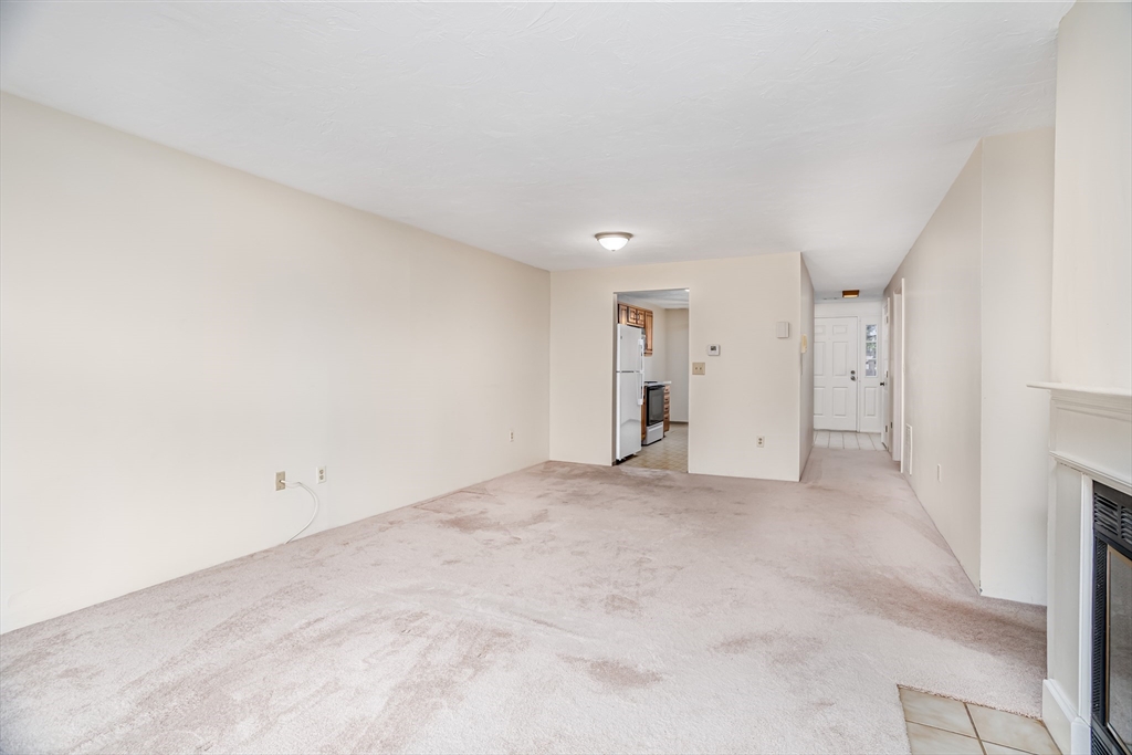 303 Ridgefield Circle, Unit A Clinton, MA 01510 - Photo 11 of 33