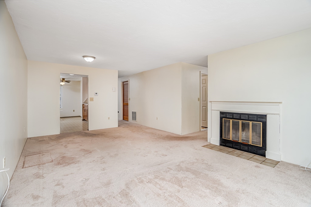 303 Ridgefield Circle, Unit A Clinton, MA 01510 - Photo 12 of 33