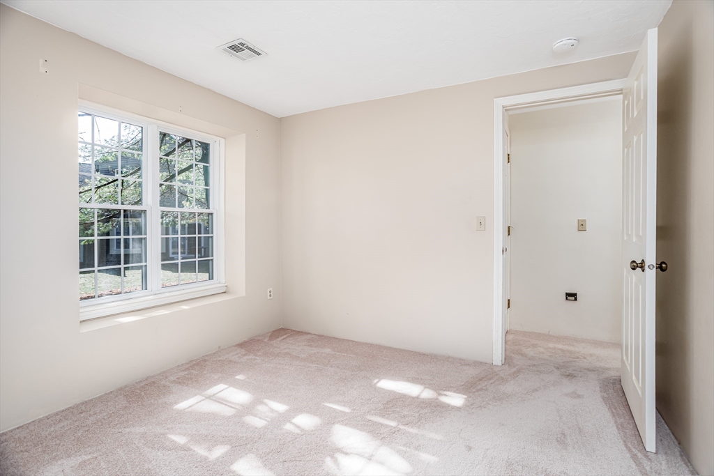 303 Ridgefield Circle, Unit A Clinton, MA 01510 - Photo 19 of 33