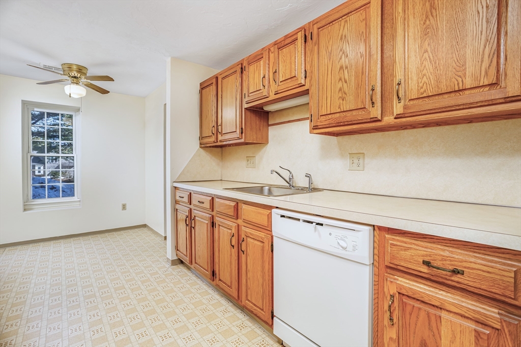 303 Ridgefield Circle, Unit A Clinton, MA 01510 - Photo 4 of 33