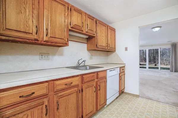 $375,000 | 303 Ridgefield Circle, Unit A, Clinton, MA 01510