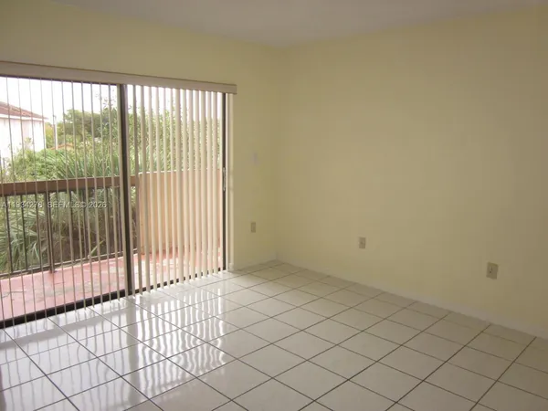 $2,500 | 1121 Southwest 122nd Avenue, Unit 314, Miami, FL 33184