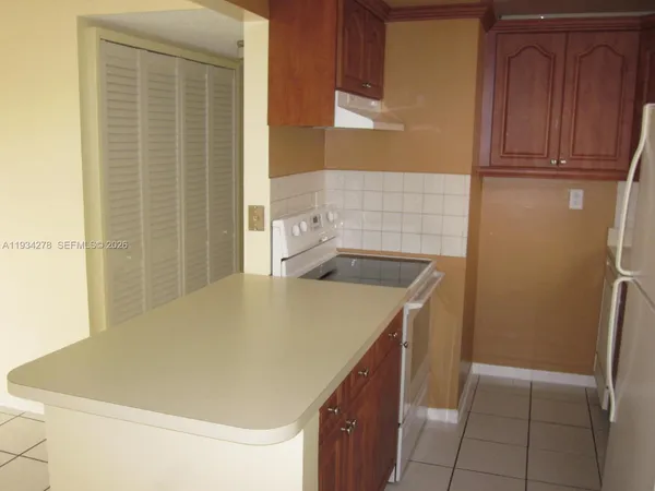$2,500 | 1121 Southwest 122nd Avenue, Unit 314, Miami, FL 33184
