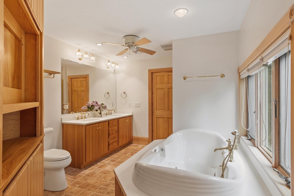 289 Sterling Road Lancaster, MA 01523 - Photo 24 of 39