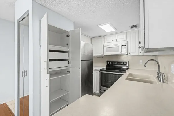 $176,500 | 101 Old Ferry Road, Unit 10B, Shalimar, FL 32579