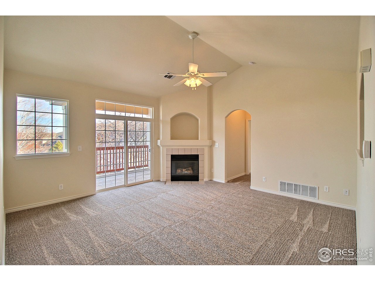 4672 West 20th Road, Unit 2324 Greeley, CO 80634 - Photo 3 of 27 Light Bright and Open