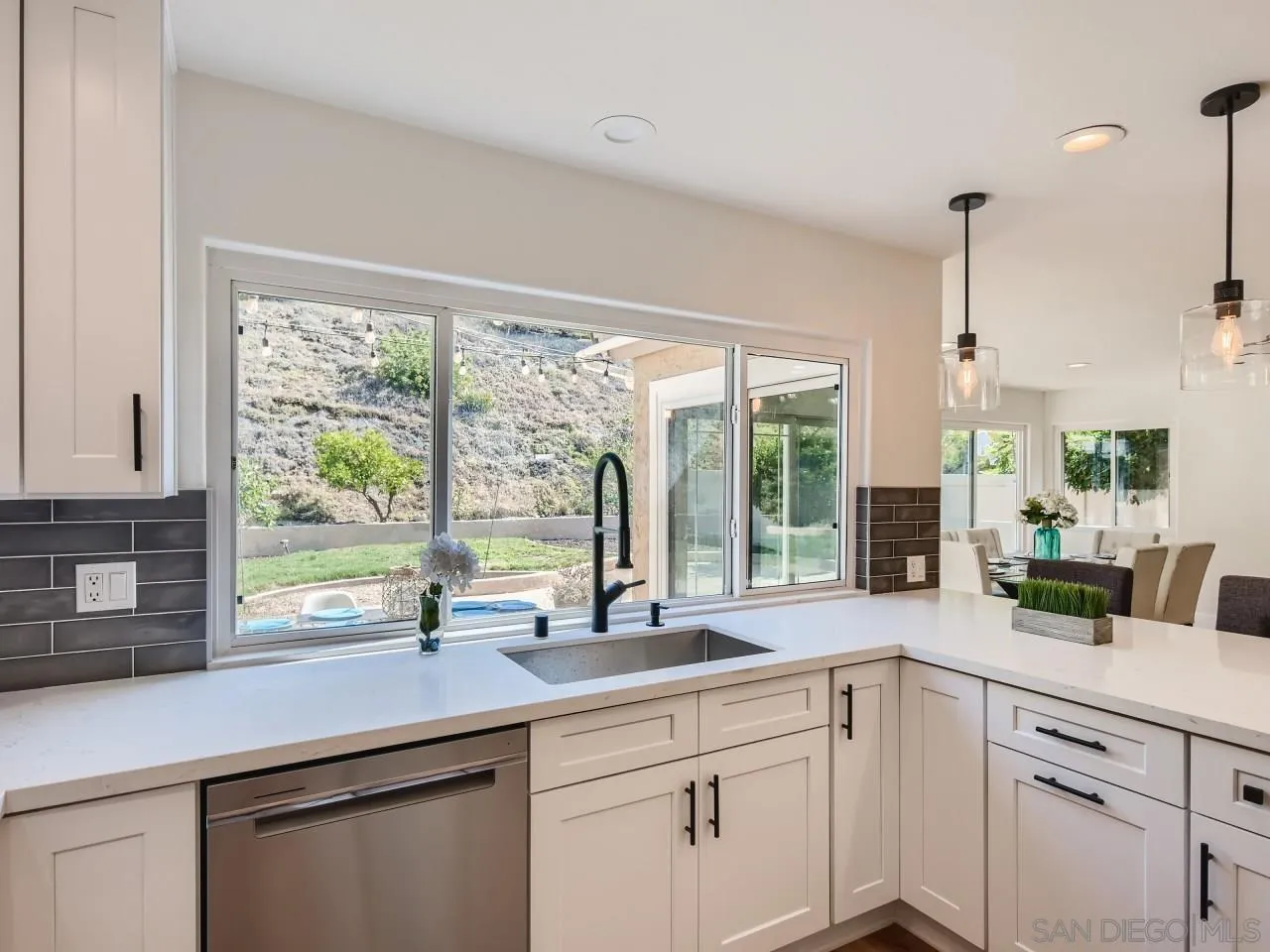 11196 Capilla Road San Diego, CA 92127 - Photo 12 of 28 Gallery Image 12